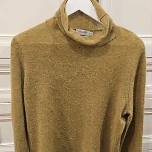 Ladies cashmere sweater